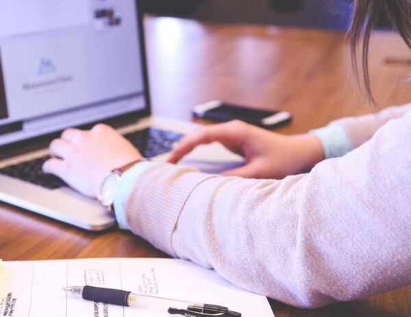 数字版权管理：如何限制和防止 PDF 复制、打印和转发