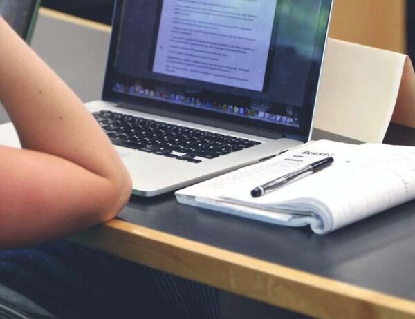 Wie man Täuschungen bei Online-Prüfungen verhindert